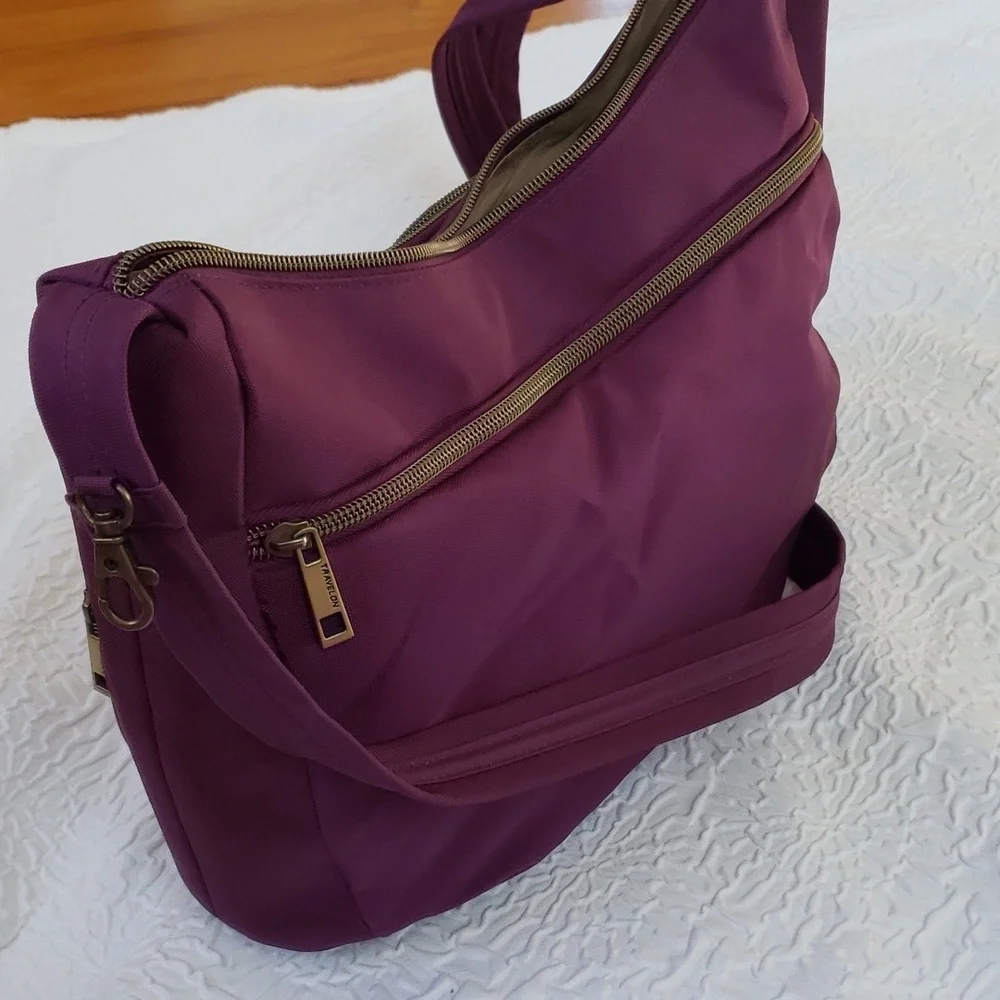 Travelon Anti-Theft Signature Twin Pocket Hobo Bag -  Lightweight.